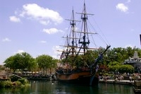 Schiff im Disneyland